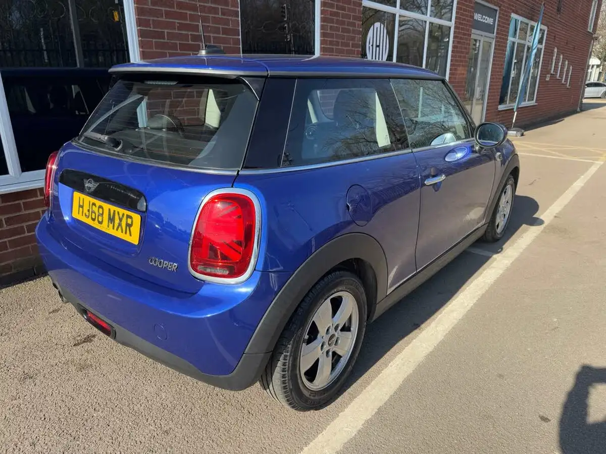 2018-mini-cooper-15-cooper-series-ii-ss-hatchback-3d-big-3