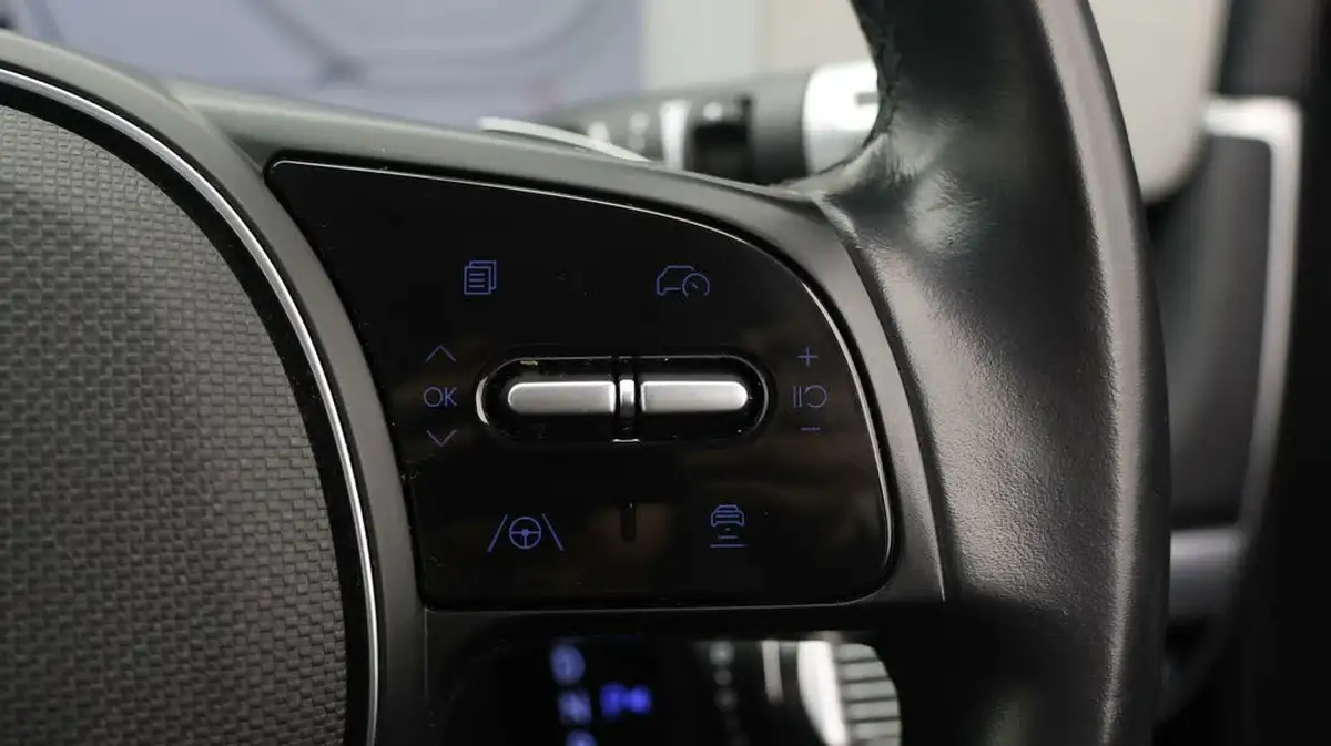 2022-hyundai-ioniq-5-e-se-connect-big-21