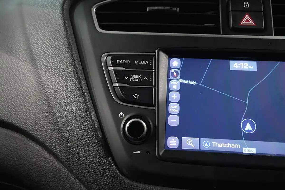 2020-hyundai-i20-12-play-big-41