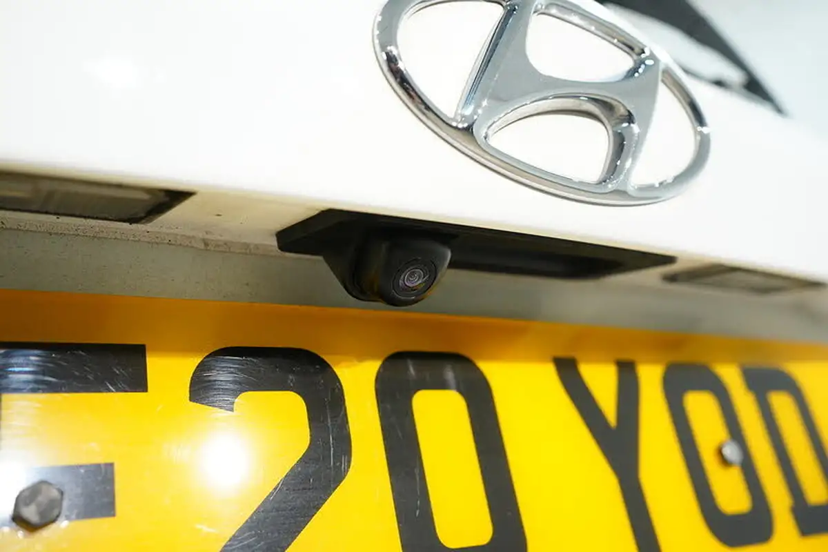 2020-hyundai-i20-12-play-big-17