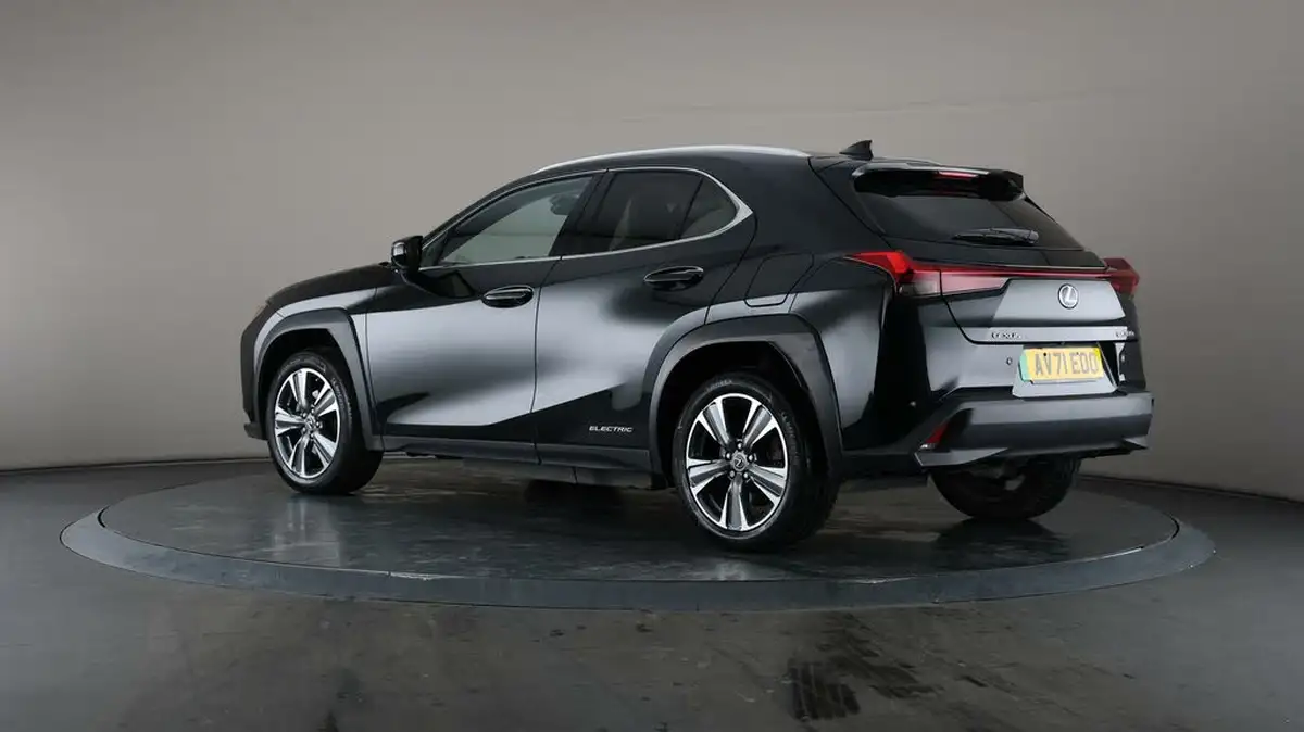 2021-lexus-ux-300e-e-ux-big-71