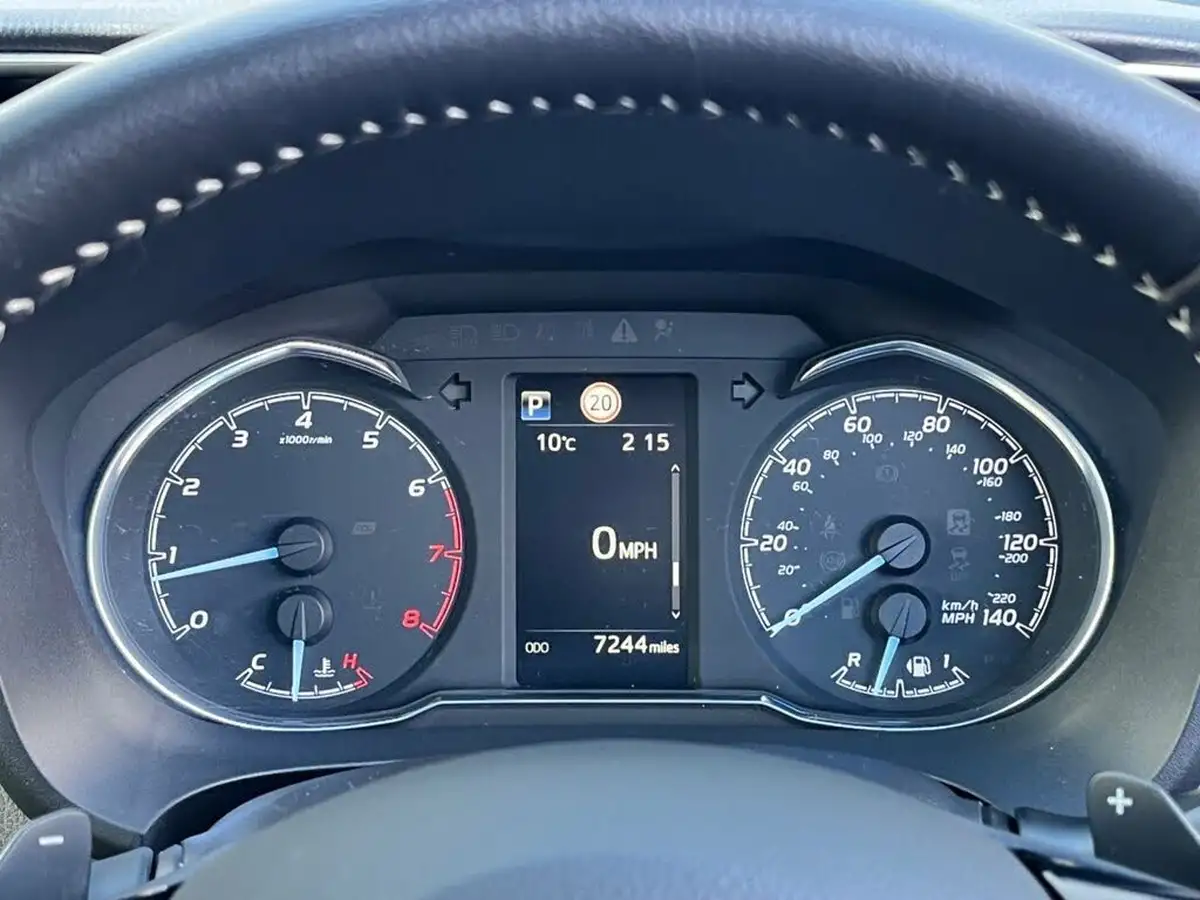 2020-toyota-yaris-15-vvt-i-icon-111bhp-1496cc-cvt-big-9