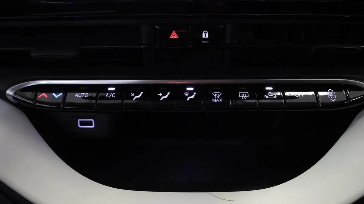 2021-fiat-500-e-passion-big-11