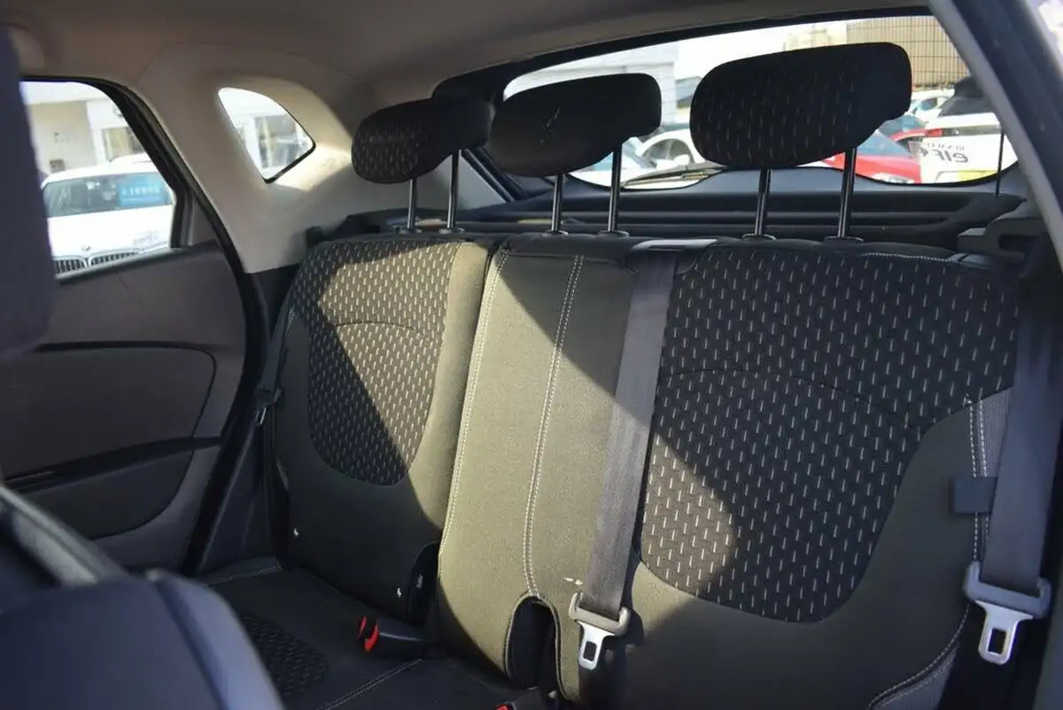 2018-renault-captur-09-tce-dynamique-s-nav-big-9