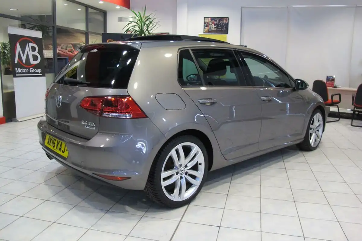 2016-volkswagen-golf-20tdi-gt-edition-5d-dsg-big-5