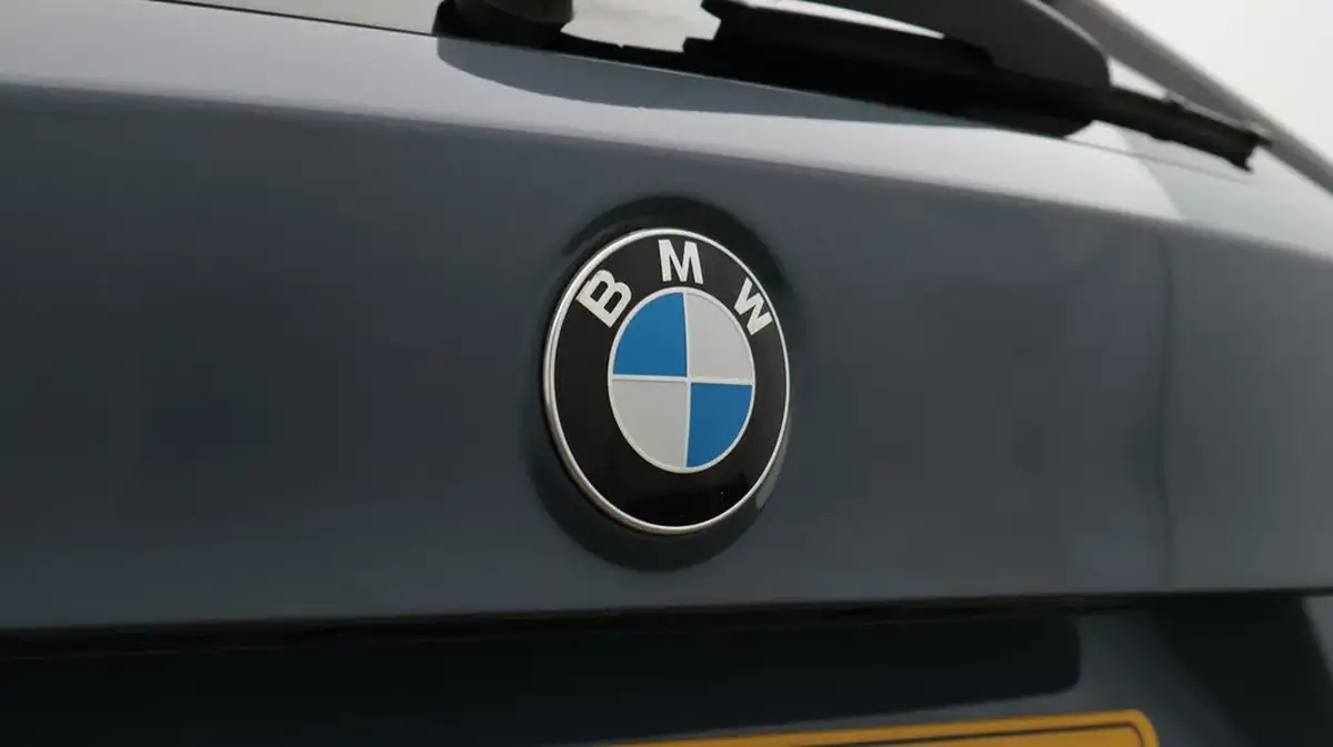 2020-bmw-x1-20td-sdrive18d-xline-sport-auto-big-21