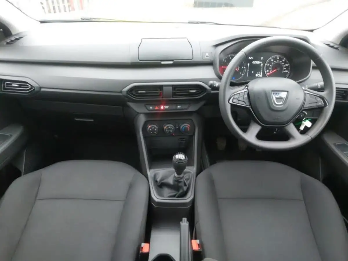 2021-dacia-sandero-10-sce-access-big-2