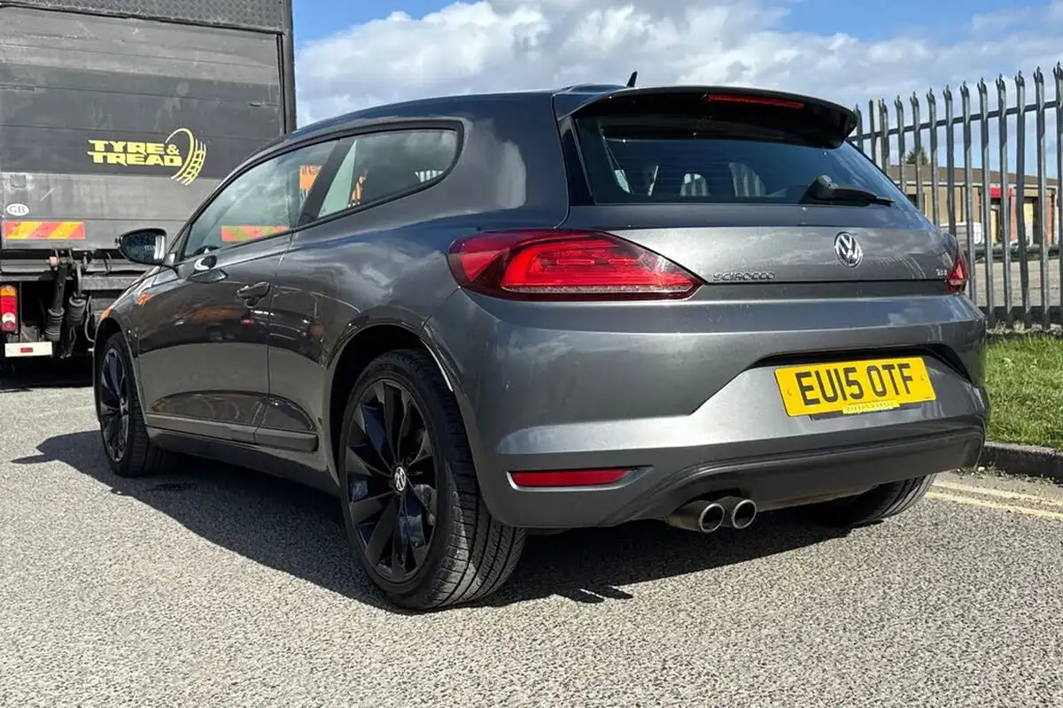 2015-volkswagen-scirocco-14-big-30
