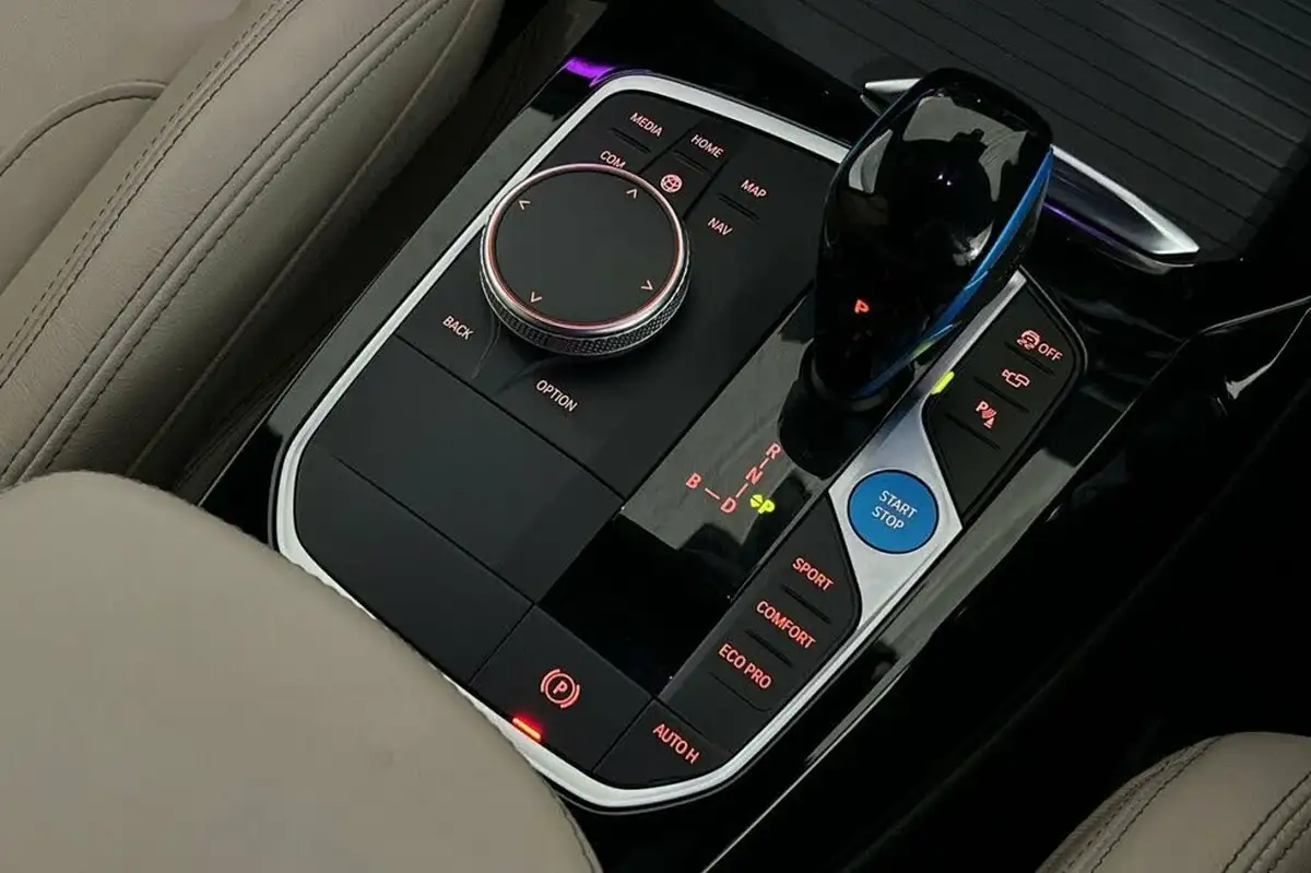 2023-bmw-ix3-e-m-sport-pro-big-39