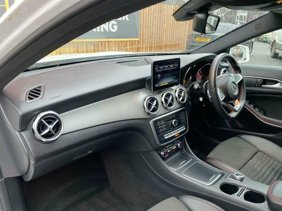 2019-mercedes-benz-gla-class-16-gla-200-amg-line-edition-7g-dct-big-9