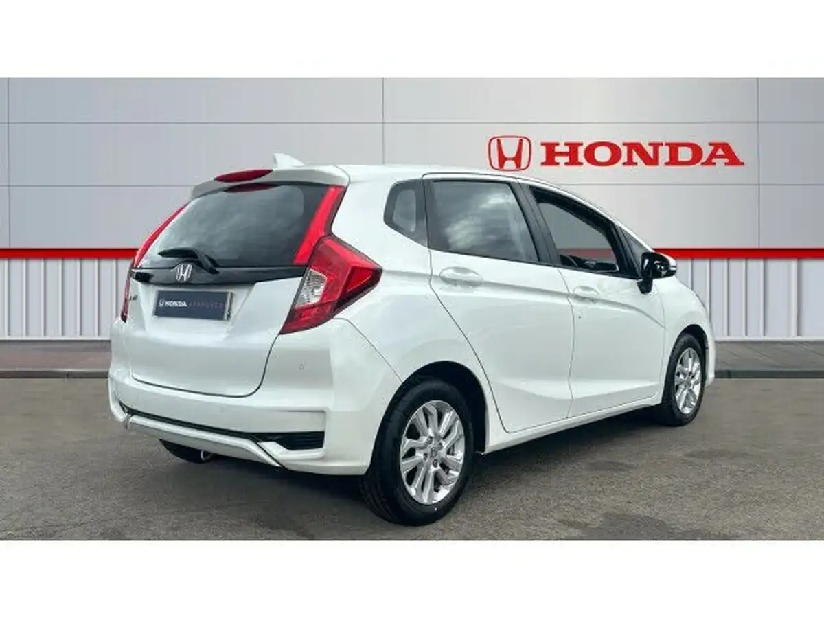 2018-honda-jazz-13-i-vtec-se-cvt-big-11