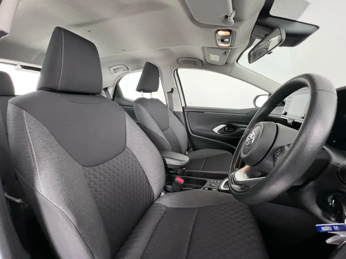 2023-toyota-yaris-15-vvt-i-icon-big-11