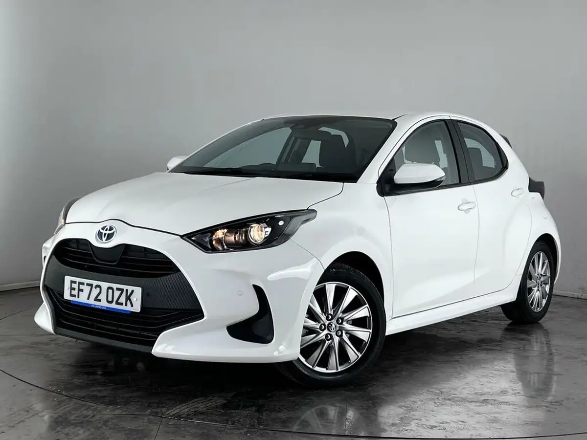 2023-toyota-yaris-15-vvt-i-icon-big-31