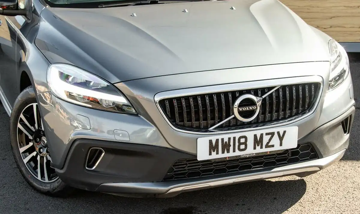 2018-volvo-v40-20td-d2-cross-country-nav-plus-geartronic-big-10