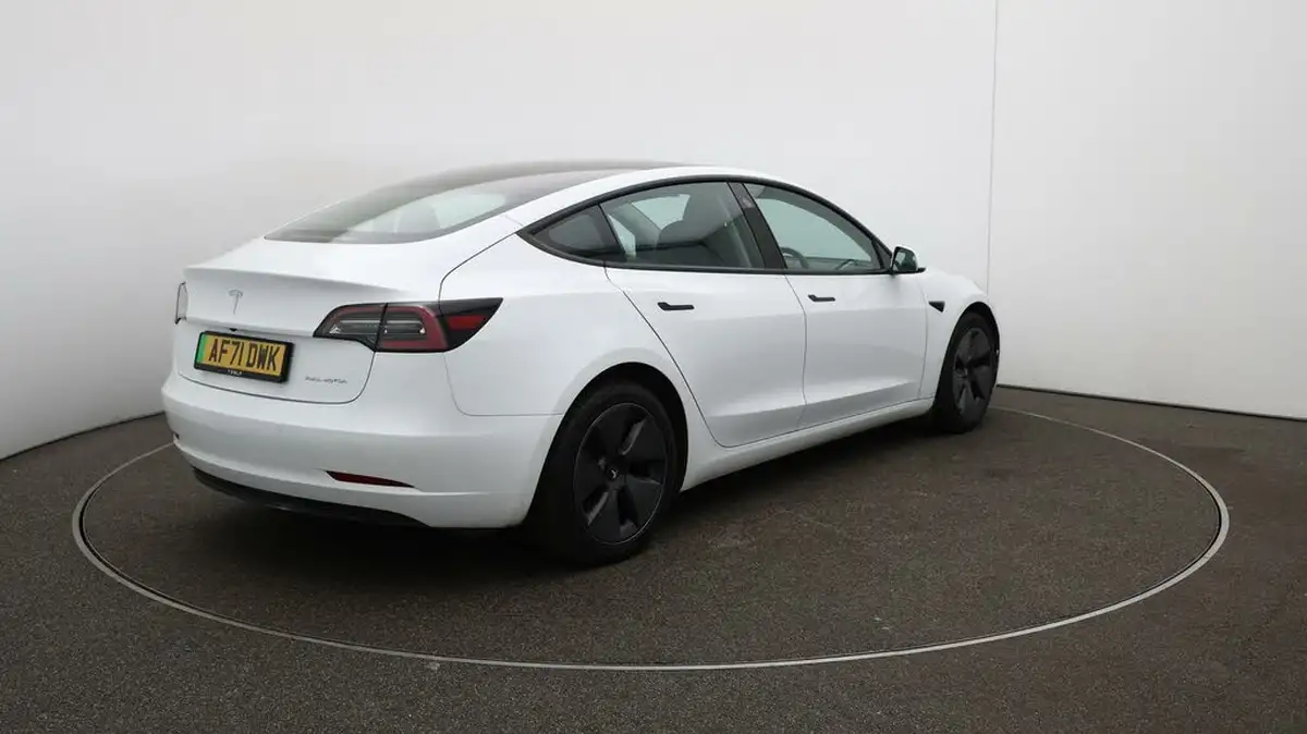 2021-tesla-model-3-e-long-range-awd-big-7