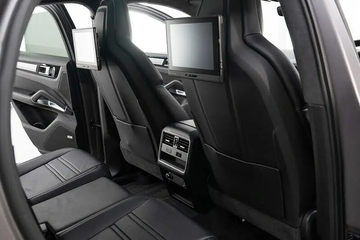 2019-porsche-cayenne-40-v8-turbo-coupe-big-12