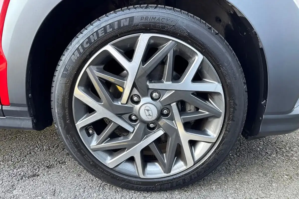 2022-hyundai-kona-16-gdi-premium-big-23