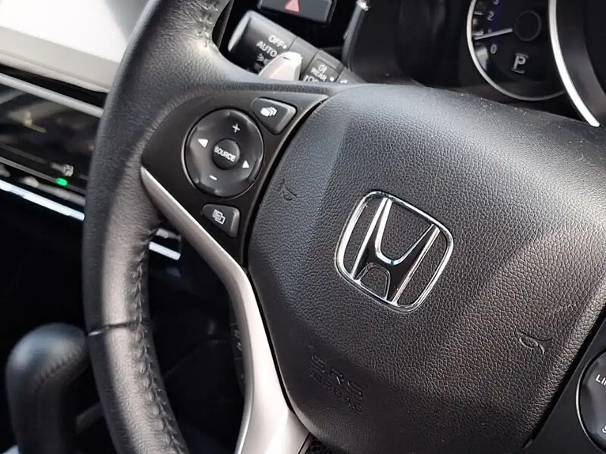 2019-honda-jazz-13-i-vtec-ex-cvt-big-12