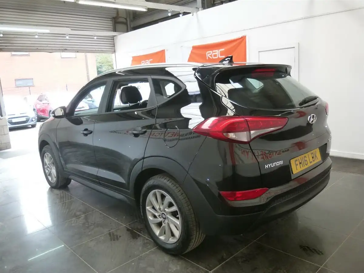 2016-hyundai-tucson-17crdi-blue-drive-se-nav-116ps-big-5