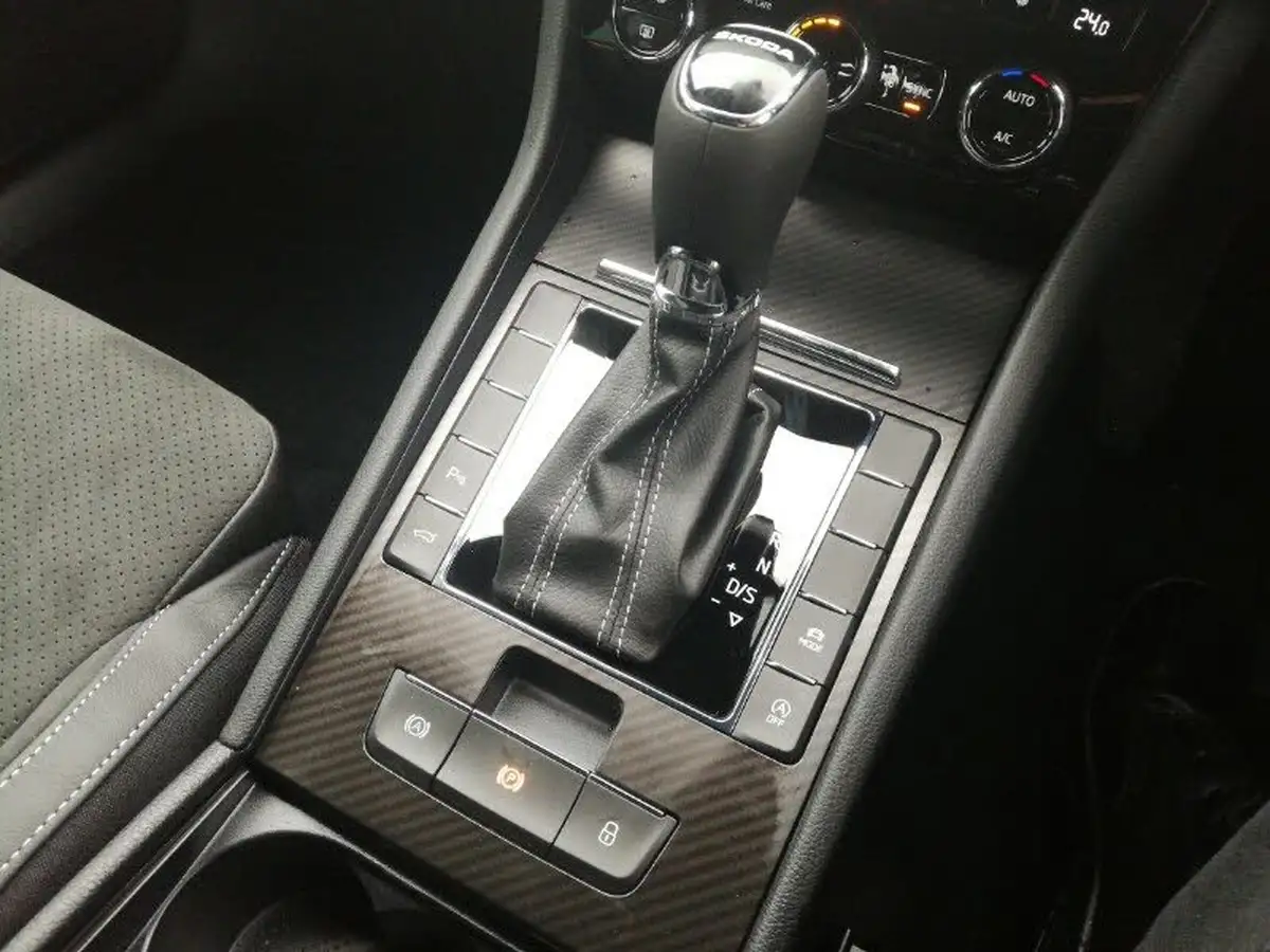 2024-skoda-superb-15-tsi-sportline-plus-hatchback-big-15