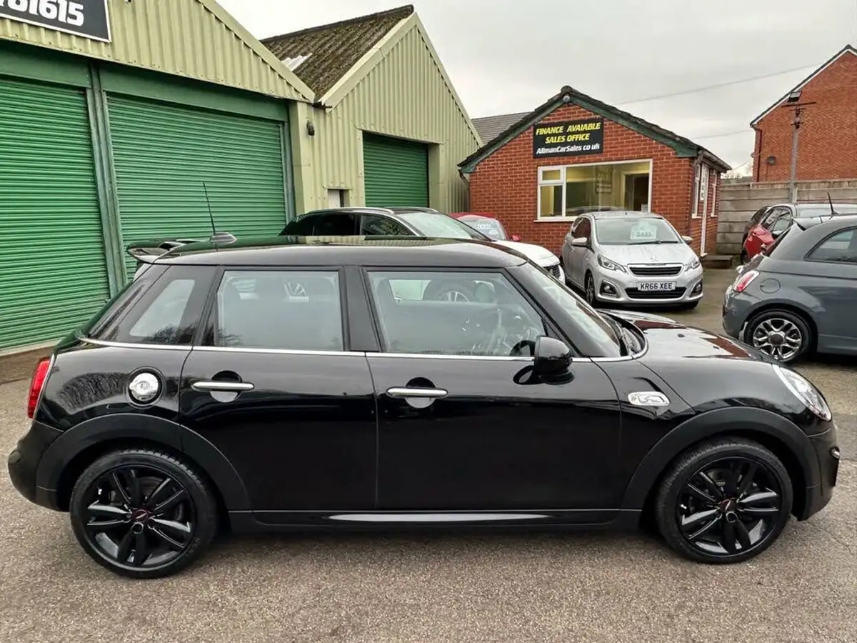 2019-mini-cooper-20-cooper-s-sport-189bhp-hatchback-5d-big-4