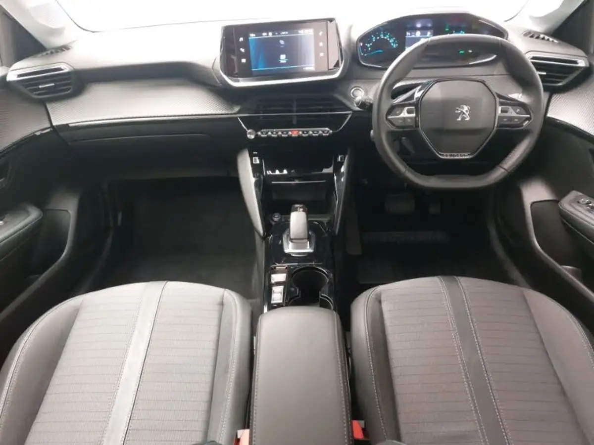 2021-peugeot-208-e-allure-50kwh-big-2
