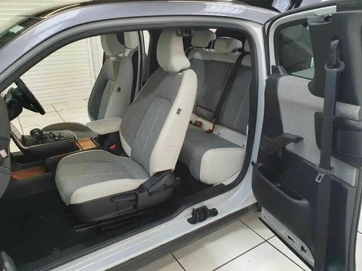 2021-mazda-mx-30-e-sport-lux-big-19