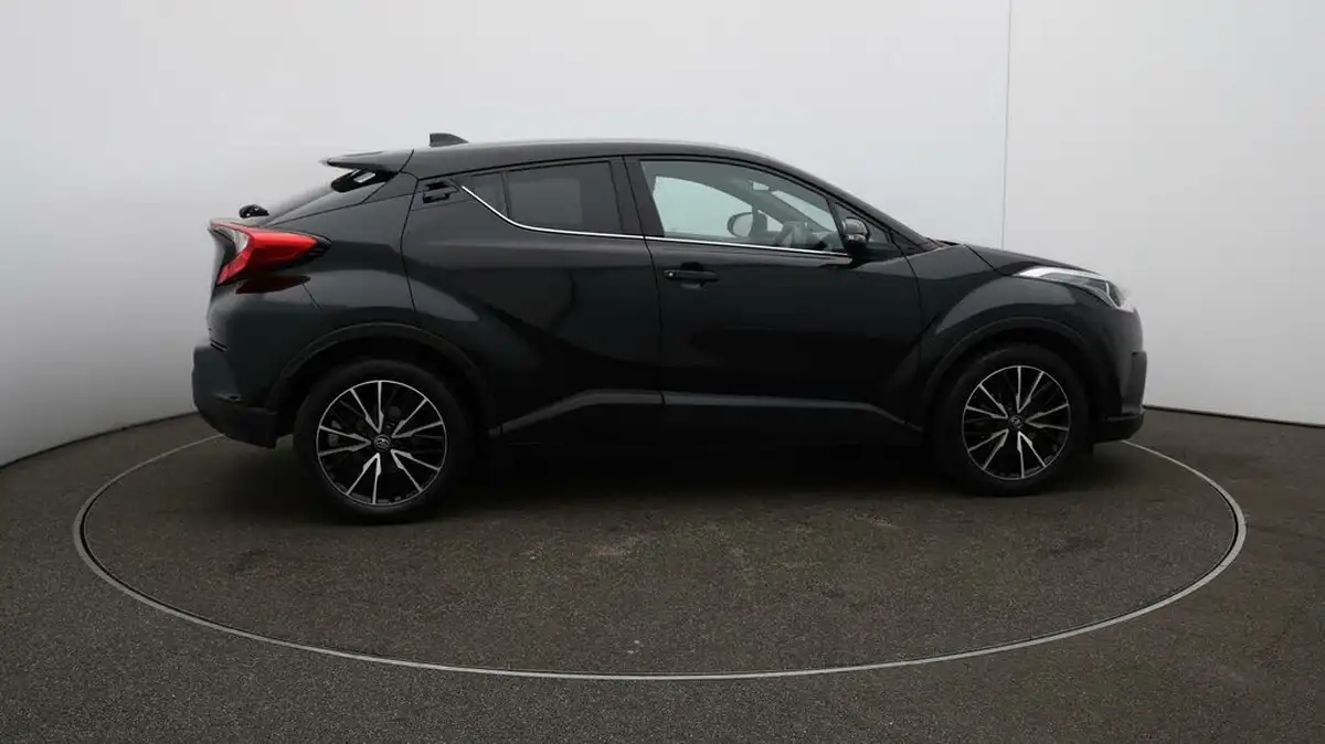 2017-toyota-c-hr-12-excel-awd-cvt-big-41