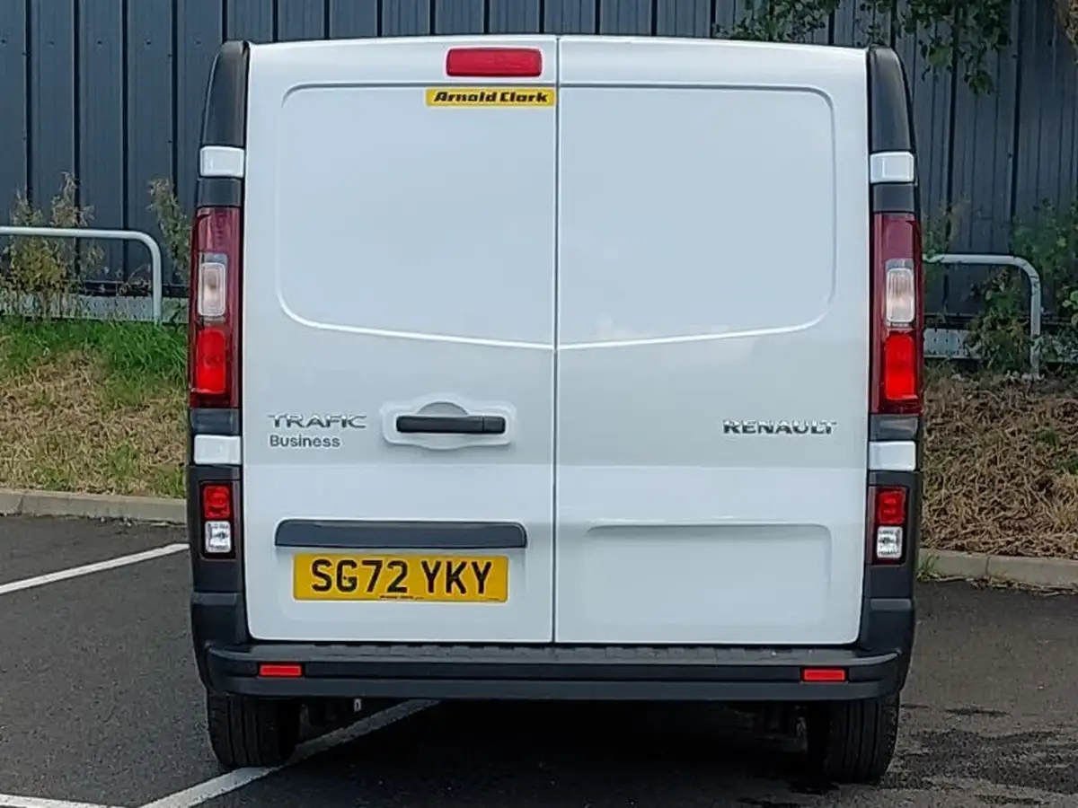 2022-renault-trafic-20dci-ll30-130-business-panel-big-15