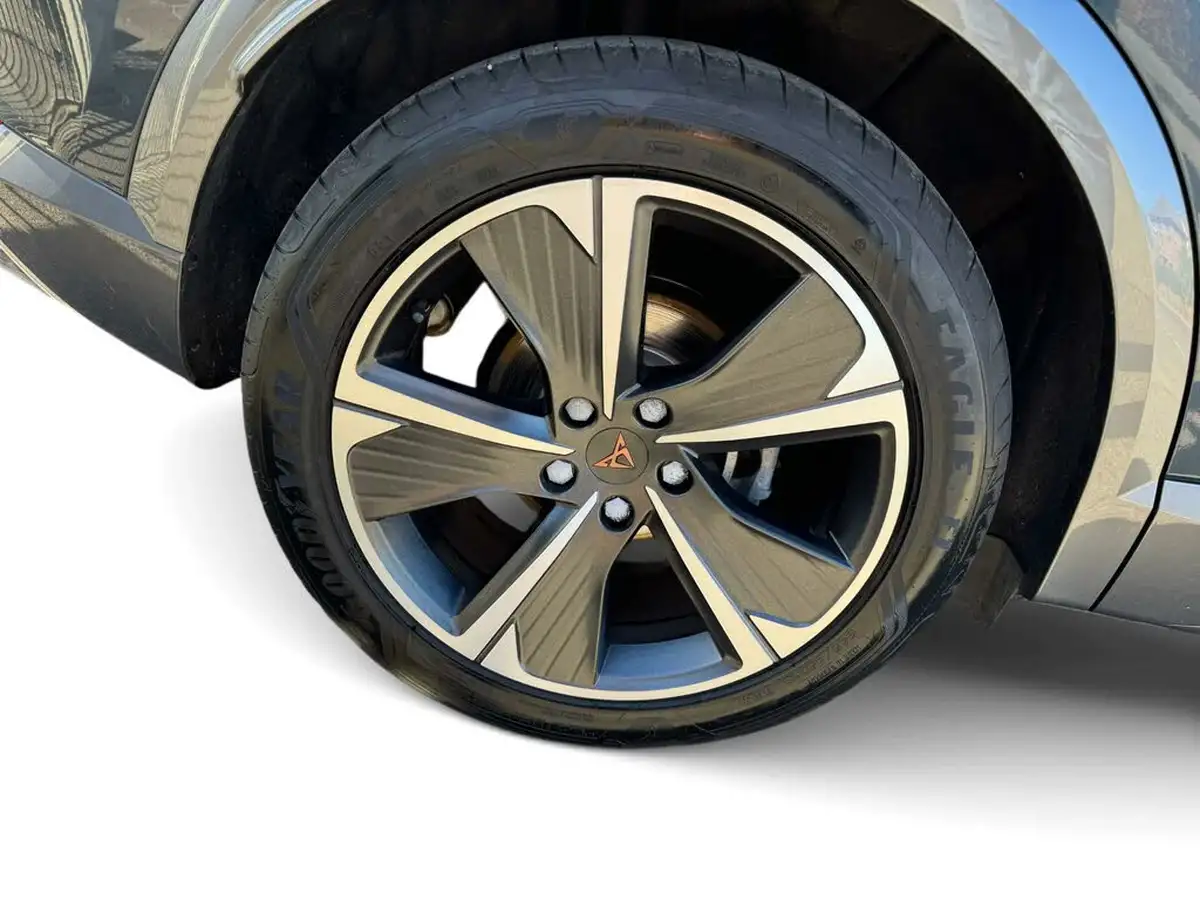 2024-cupra-formentor-14-e-hybrid-v1-big-19