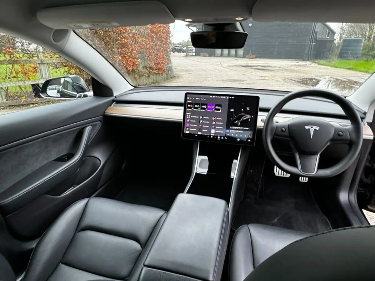 2019-tesla-model-3-e-4x4-performance-pack-big-5