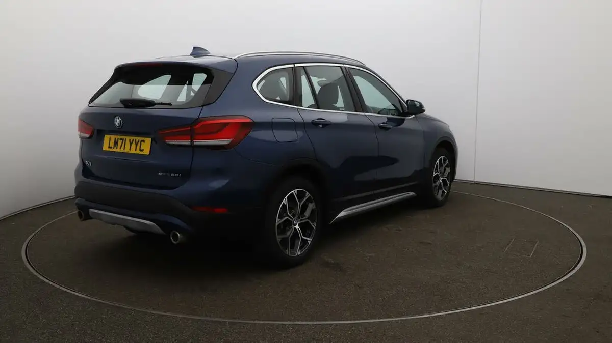 2021-bmw-x1-20-sdrive20i-xline-big-7