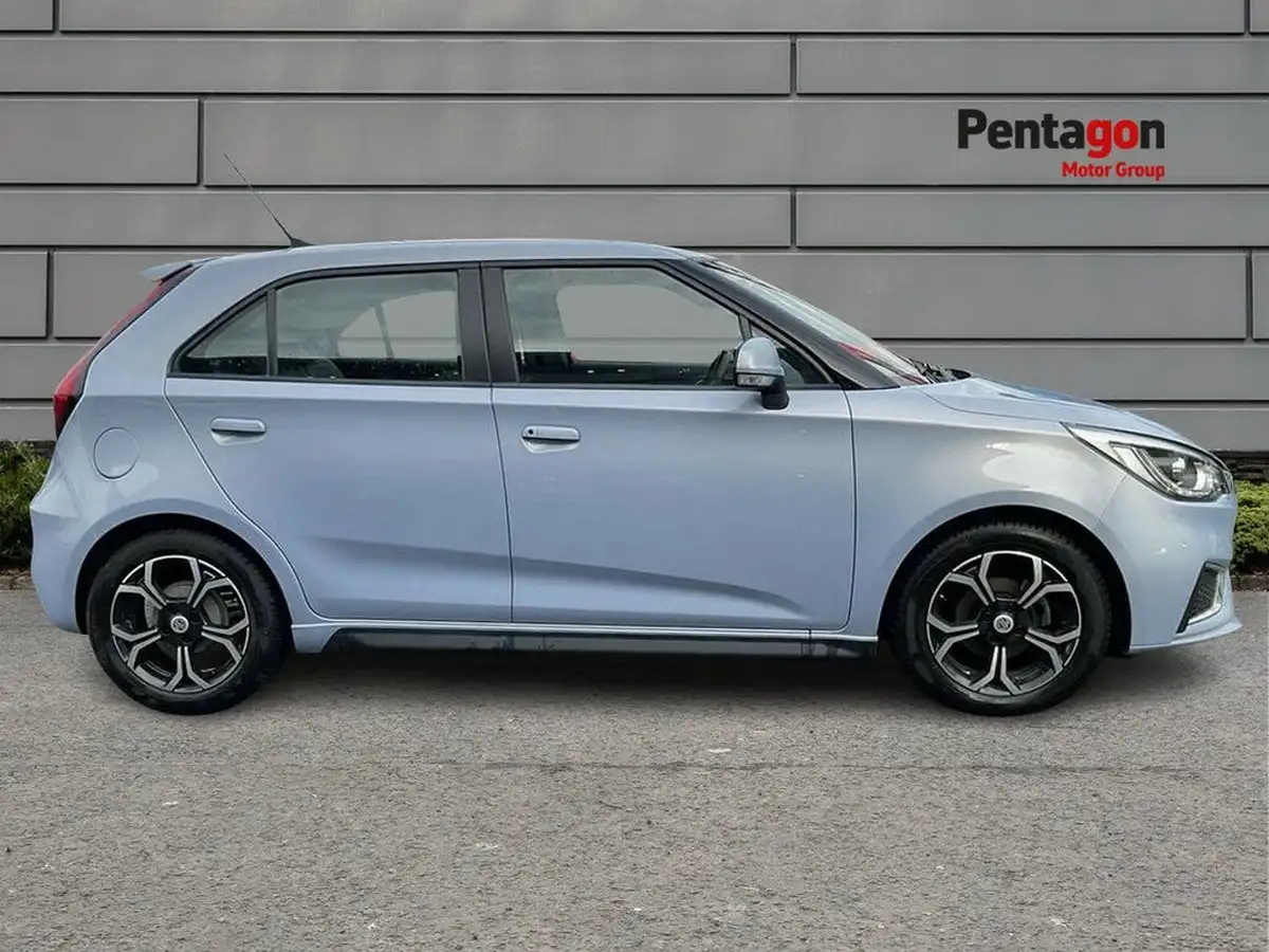 2022-mg-mg3-15-vti-tech-exclusive-nav-big-12