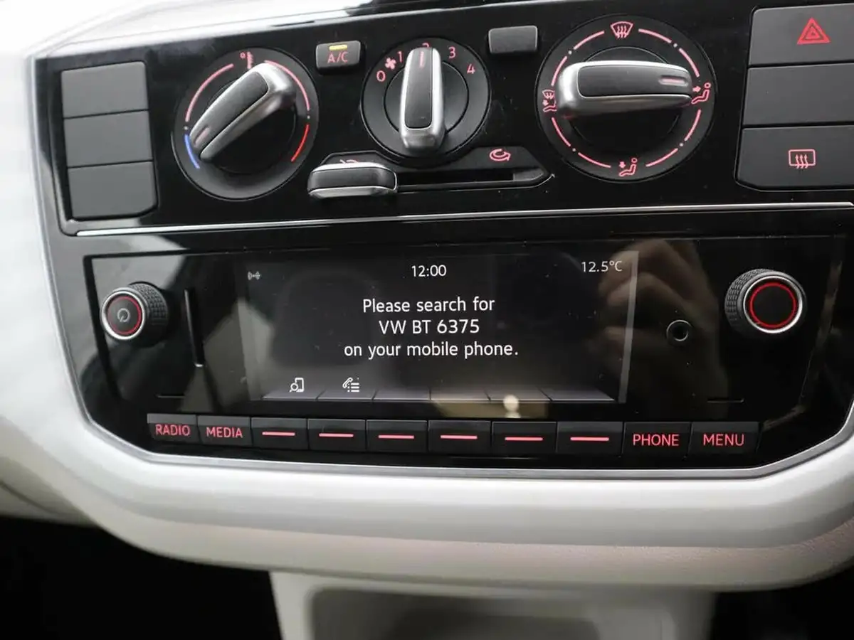 2017-volkswagen-up-10-up-beats-60ps-5d-big-22
