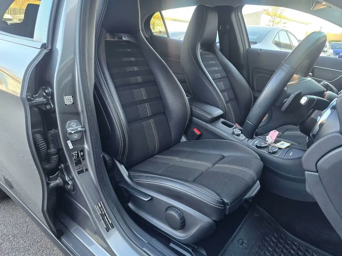 2018-mercedes-benz-gla-class-16-gla-180-urban-edition-ss-7g-dct-big-6
