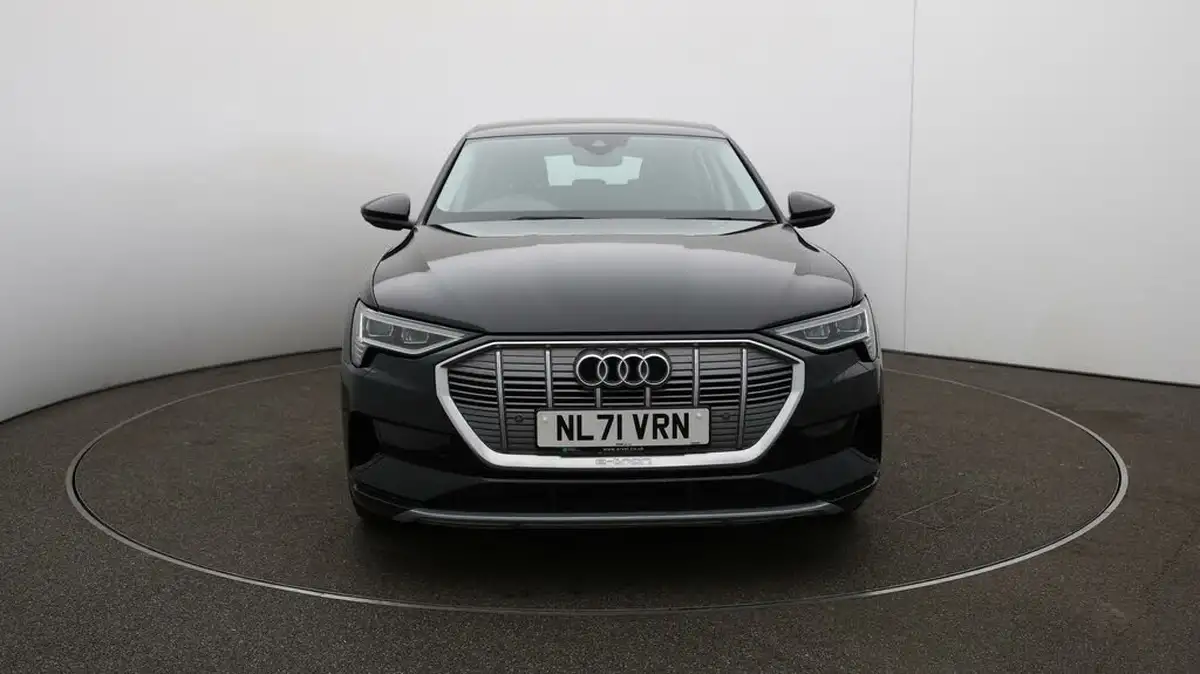2021-audi-e-tron-55e-technik-station-wagon-big-30