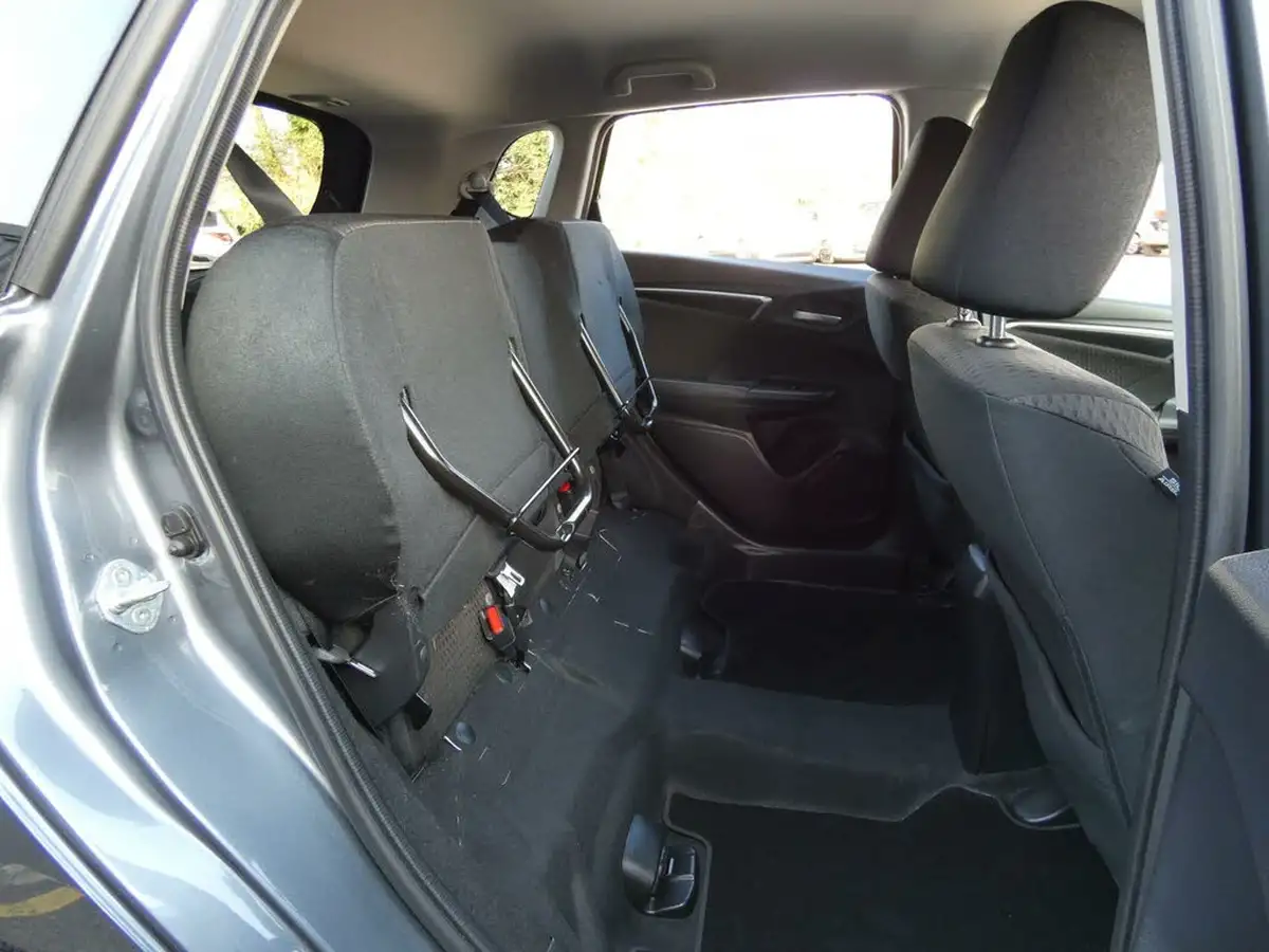 2019-honda-jazz-13-i-vtec-ex-navi-cvt-big-26