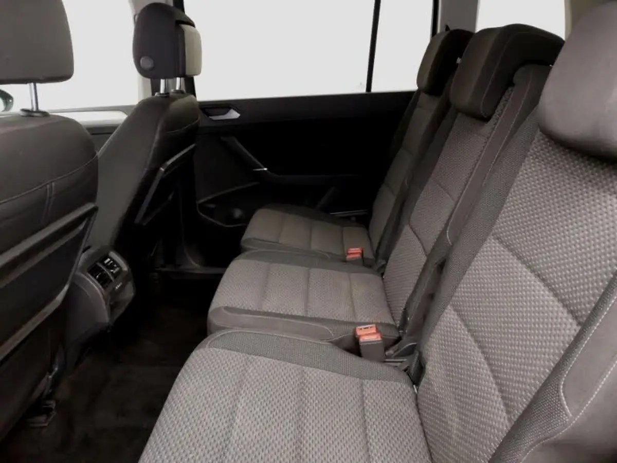 2019-volkswagen-touran-16tdi-se-big-5
