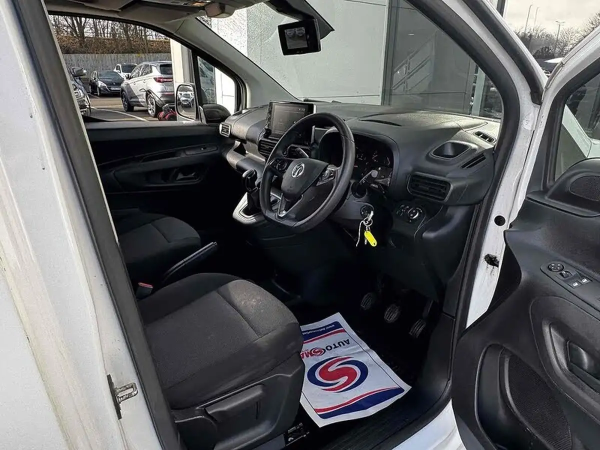 2020-vauxhall-combo-15cdti-sportive-2000-100pseu6dt-big-18
