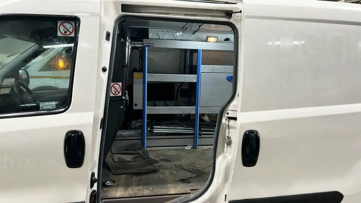 2015-fiat-doblo-cargo-16td-105eu-v-l1-refrigerated-van-big-9
