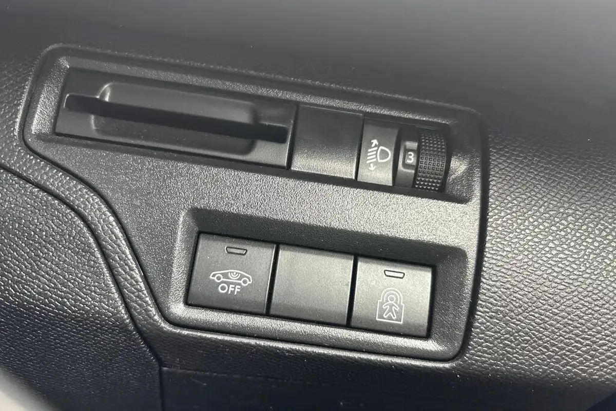 2018-peugeot-3008-suv-15-bluehdi-allure-big-21