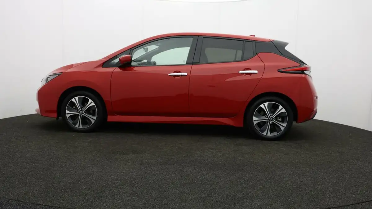 2022-nissan-leaf-e-tekna-big-68