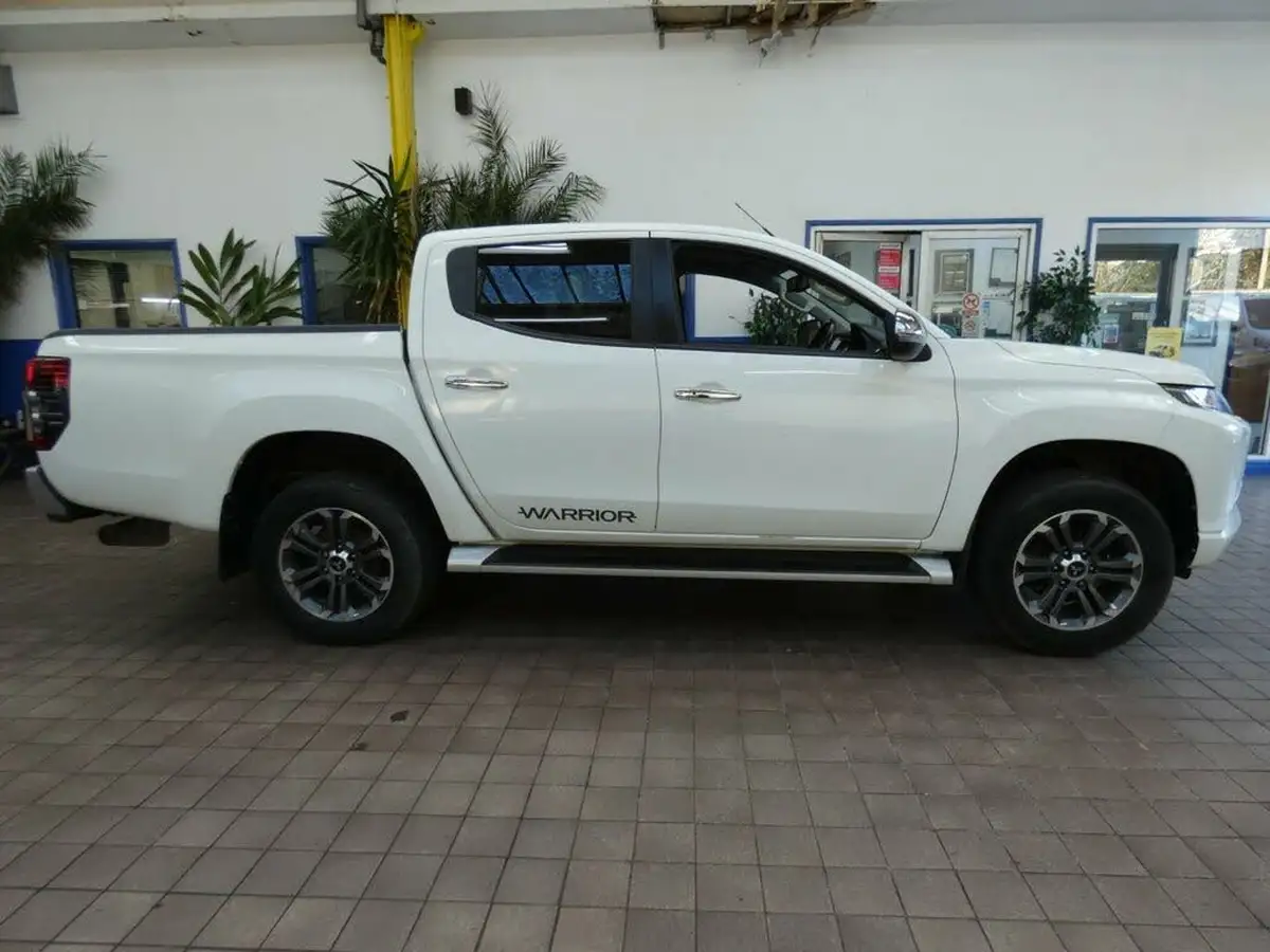 2019-mitsubishi-l200-22di-d-warrior-auto-big-22