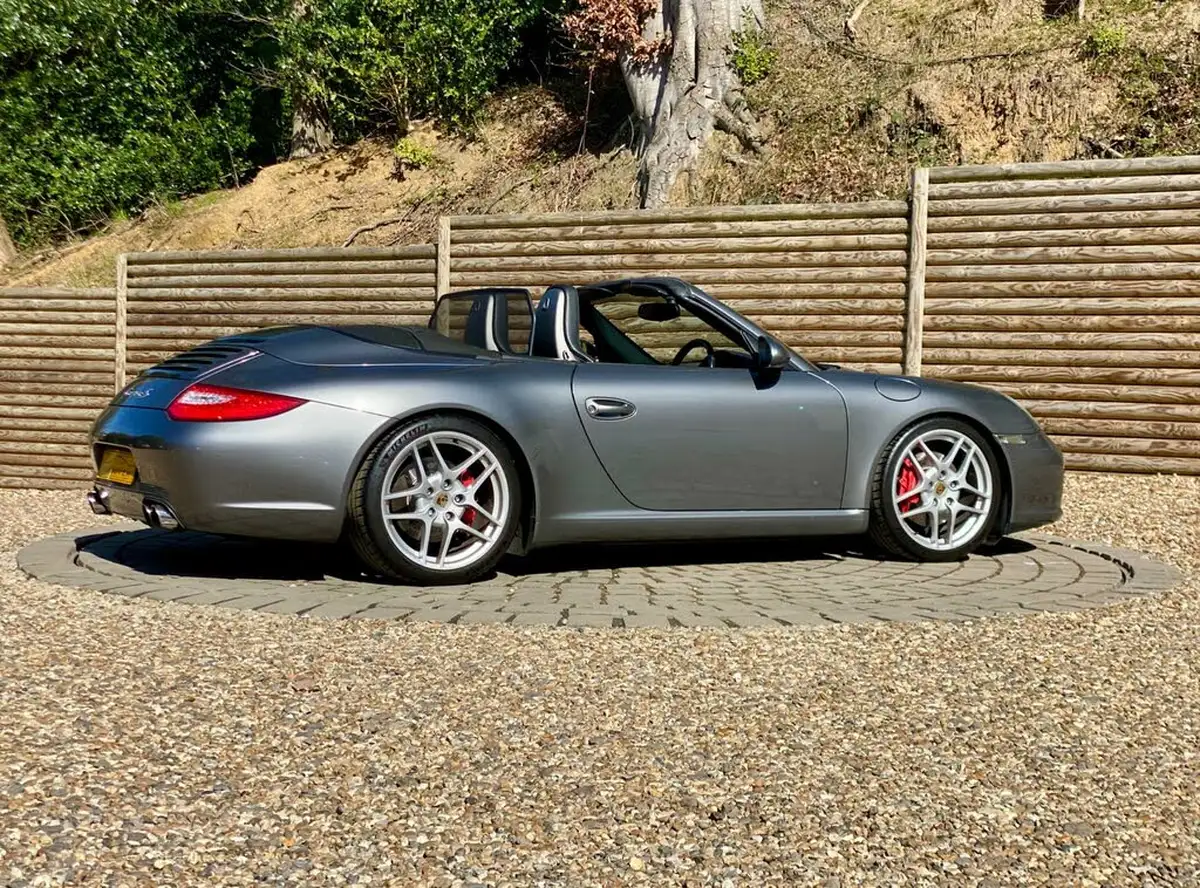 2010-porsche-911-38-carrera-s-cabriolet-auto-big-48