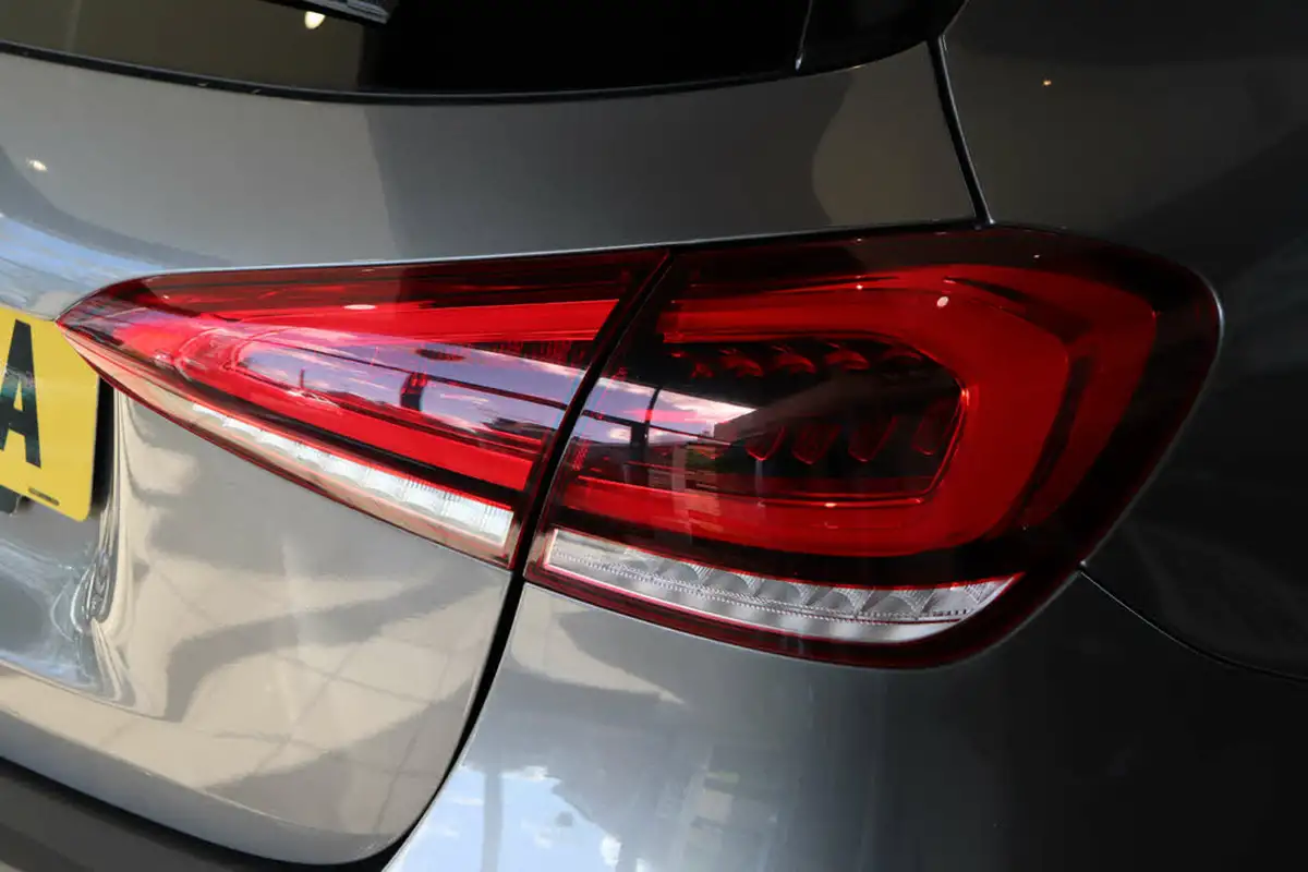 2020-mercedes-benz-a-class-20d-a200d-amg-line-hatchback-5d-big-75