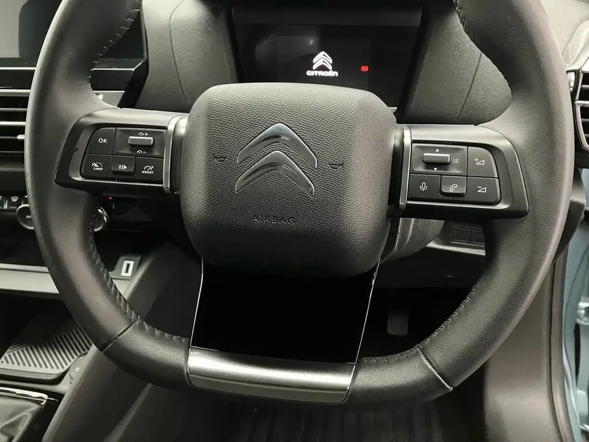 2023-citroen-c4-12-puretech-sense-big-26