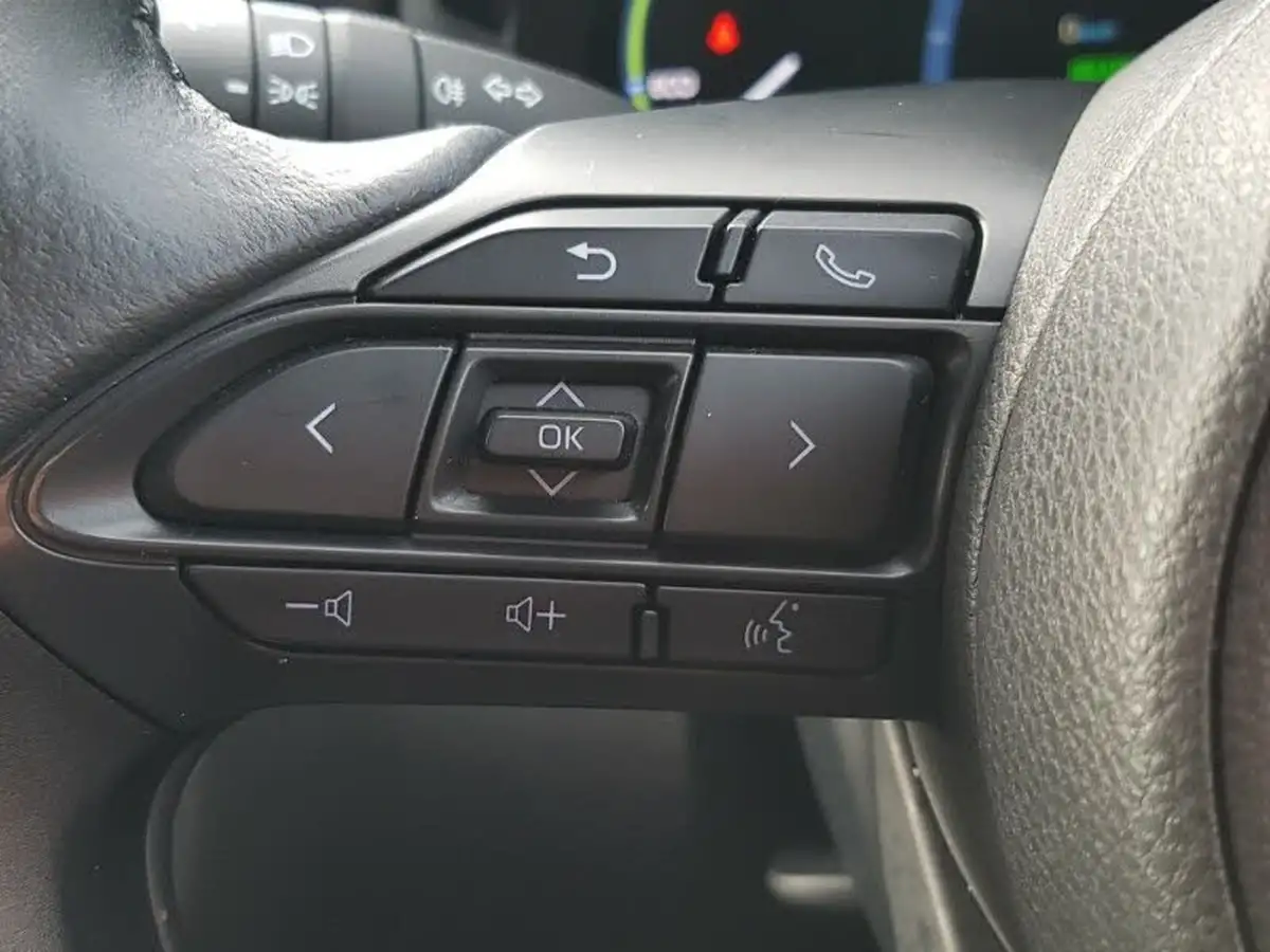 2022-toyota-yaris-cross-15-vvt-i-excel-awd-i-big-14