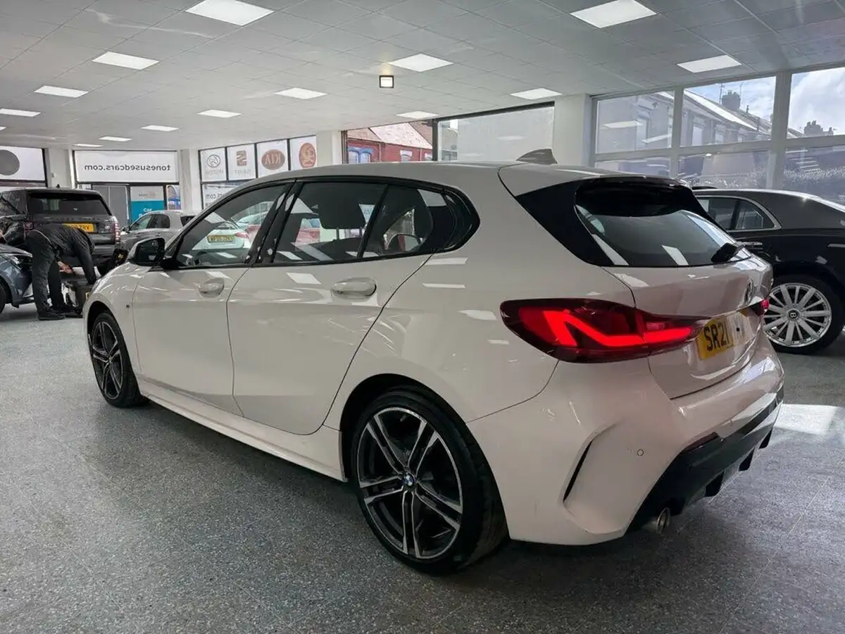 2021-bmw-1-series-15-118i-m-sport-lcp-big-15
