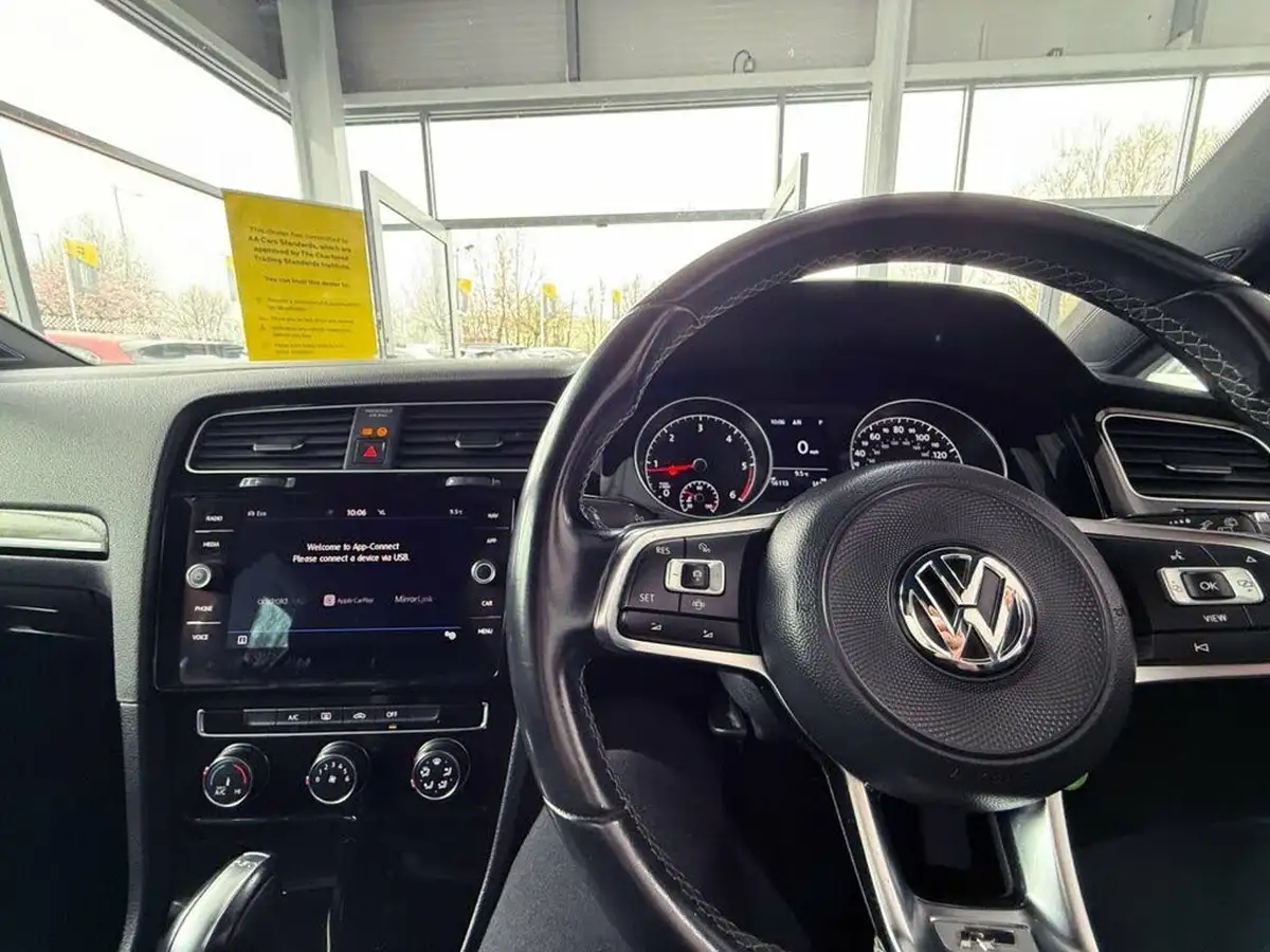 2019-volkswagen-golf-20tdi-r-line-5d-dsg-big-17