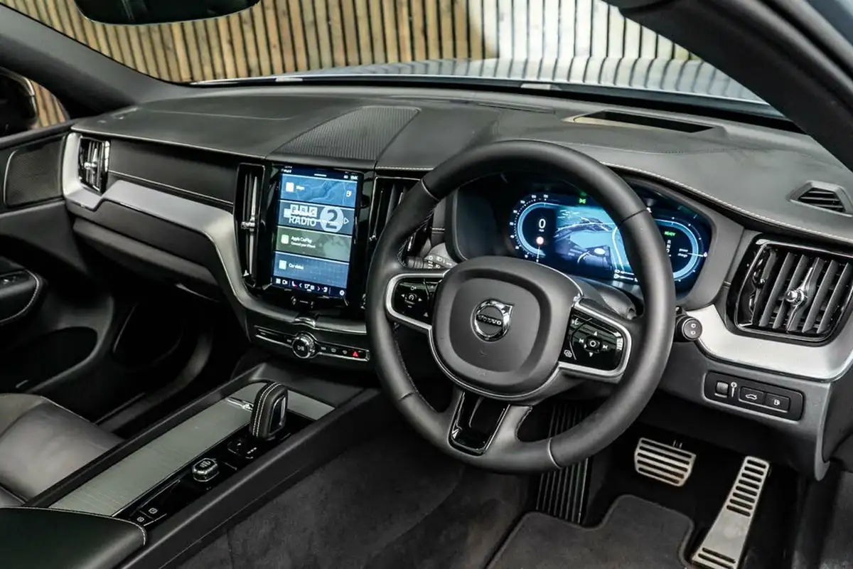 2021-volvo-xc60-20-t8-polestar-engineered-455bhp-big-22